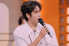 #张颜齐没有一顿打是白挨的  #张颜齐  真的没有一顿打是白挨的，回答#杨迪  什么排行榜能排第一时，冷不丁地来了一句“长得像老鼠”，气得迪哥拎着气锤追出二里地一顿爆锤！#你好星期六视频封面