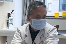 很多人都有这样的情况，口干、口苦、口黏，总感觉喝水不解渴，脉象沉弱无力，看似有点缺津的情况，实为阳虚津不上乘#口干口苦口臭 #口黏 #阳虚 #脾虚 #西安名中医邱建强视频封面