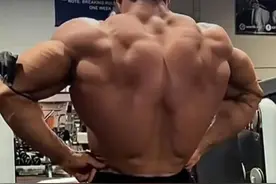 男子网购睾酮类固醇药物，每隔三天给自己进行一次肌肉注射， 3个月后肝功能受损性功能障碍，脸上长满痤疮情绪变得极不稳定#类固醇视频封面