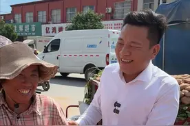 河南通许，烈日下遇卖红薯菜农，一起来听听她的故事。#乡村振兴dou行动 #青dou计划 #红薯视频封面