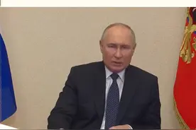 普京：乌袭击民用设施 不会跟恐怖分子谈判 普京公开谴责乌克兰针对俄罗斯民用设施进行蓄意袭击，目的是扰乱和破坏和谈。#普京底线被乌克兰撕开#