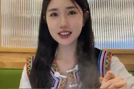 韩国人来中国见世面了，没有见到“小精灵”有点点可惜呀~#菌子火锅能有多鲜 #抖音生活火锅季 #吃货 #美食 #美食探店视频封面