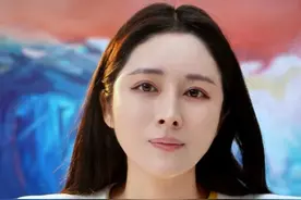 4小时高温翻8吨垃圾找一块手表，真是“为民服务”吗？ #大同：将奖励翻垃圾找手表的环卫工 #翻8吨垃圾找手表到底值不值得 #小月说 #抖音热评