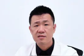 三分治七分养，一个动作帮您缓解走路膝盖疼痛 #骨科  #膝关节疼痛  #半月板损伤 #膝关节康复  #抖出健康知识宝藏视频封面