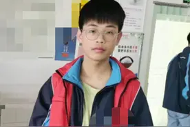 孩子快回家：永州15岁男孩失联，穿白色T恤、黑白拼接外套，背黑色书包图片