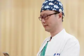 上完孩子背痛都是抱孩子引起的吗？ 产后抱孩子背痛是不是很正常？还有其他原因？#腹直肌分离 #产后妈妈 #满腹经纶汤医生 #疝外科医生 #医学科普仅供参考如有不适请线下就医视频封面