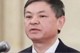生态环境部部长黄润秋： 坚决反对走过场环保形式主义 视频封面