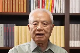 致敬国之脊梁！钱七虎院士回忆八一勋章授勋时刻（来源：中国军号）视频封面