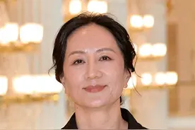 孟晚舟：不是只有伟大才值得被歌颂，平凡的岗位同样卓越 孟晚舟：不是只有伟大才值得被歌颂，平凡的岗位同样卓越。来源：香港中文大学（深圳）2024毕业典礼#孟晚舟 #华为 #职业 #伟大 #平凡 视频封面