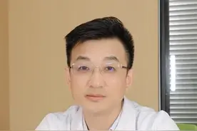磕磕碰碰后留下的红色疤痕这样处理不容易留疤#健康 #皮肤#疤痕 视频封面