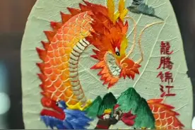 叶脉绣竟如此严苛！三四百叶片才成一作。贵州非遗“叶脉绣”传承人杨丽，将一片片叶子化作精美艺术品，绣出乡村振兴的美丽画卷。从“叶上飞针”到绣品远销海外，她通过短视频和直播，将千年非遗技艺传承与创新结合，让千年非遗焕发新生，走向更广阔的舞台。#贵州  #叶脉绣  #非遗视频封面