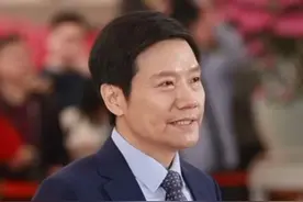 雷军回顾小米15年创业历程：离不开科技创新，过去5年投资1050亿用于研发#2025全国两会视频封面