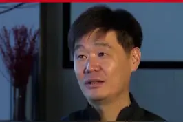 李霄鹏上任后首次发声：国足在体育大家庭里像儿子一样，鞭策或指责都没问题，但多些理解！#李霄鹏称国足在体育大家庭里像儿子 #国足12强赛 #李霄鹏 视频封面