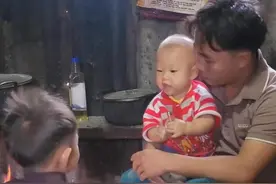 好心的叔叔带着两个孤儿孩子回家居住，还给他们买肉吃 #农村生活 #越南孤儿 #记录真实生活视频封面