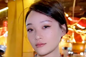 今天大家都上班啦？那我出来玩咯！#果立方喝飘了视频封面