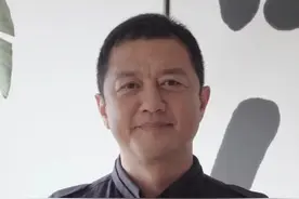 演员李亚鹏拟将花费上亿的幼儿园无偿移交！最初是为女儿李嫣量身打造（极目新闻）#大象主播说视频封面