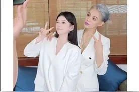 见到宁静姐本人啦 真的比镜头里还要美视频封面