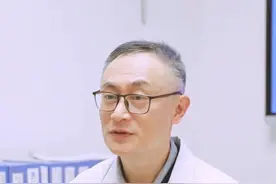 30多年的老医生，剖析为何选择深耕肛肠科。 #肛肠科 #医生日常 #医者仁心 #华东医院 #硬核健康科普行动视频封面