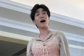 谁家好人这样防色狼啊 #防走光 #安全教育 #男友视角