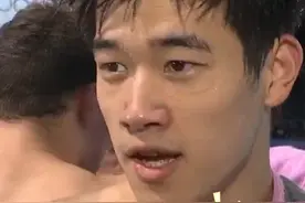 中国游泳队获得男子4✖100米混合泳接力决赛冠军。赛后潘展乐表示：“冠军是我们！不满意的应该是别人，不会是我们。”#巴黎奥运会视频封面