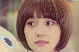 新婚夫妻密月跳伞,不料却发生了意外 #好剧推荐 #影视解说 #我在抖音追剧 #功夫婆媳视频封面