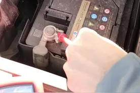 教你用万用表测量蓄电池的状态 #蓄电池 #万用表 #汽车保养与维修视频封面