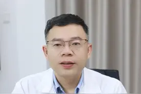 #牛皮癣 其实没有那么可怕，趁着夏天好治，赶紧跟着医生处理，在家就能治疗#银屑病  #痒 #抖出健康知识宝藏