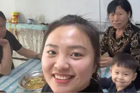 东北老公带着南方媳妇返乡种地的第六年，终于过上城里有楼乡下有 地的生活，不过就是吃顿团圆饭有点费劲了。#新农人计划2025  #梦儿在北大荒视频封面