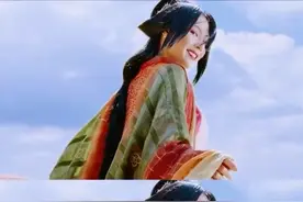 #1905电影美学 #情癫大圣 之后 #阿Sa 在新片 #神探大战 中再现龅牙造型，盘点港片经典的女星龅牙名场面，女神们扮丑也太彻底了！#蔡卓妍 视频封面