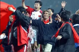 #02年世界杯 时光荏苒，岁月如梭。（编辑：王一）#米卢时隔20年重回中国执教   #国足 视频封面