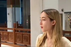 在春游好时节，来一场与历史文化的浪漫约会吧！ 这栩栩如生的精美木雕不只是艺术品，更承载着厚重的历史，沉淀着中国千年的文化记忆。#春游记#是时候该春游了#木雕工艺