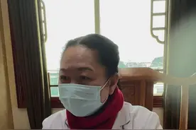 乳腺结节三级到底要不要切掉 乳腺结节三级良性病变可能性较大：根据影像对病灶评估分为0~6级，三级良性病变可能性比较大，恶性的概率比较小。#乳腺结节 #女性健康 #中医内科吴玉华教授视频封面