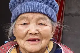 重庆市寻亲：六旬老太被救助，自述叫裴昌珍，穿黑色花棉袄图片