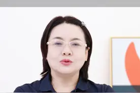 HPV12 种高危型阳性别恐慌！听我为你解读 💖亲爱的女性朋友们，一定要积极去做体检，关注宫颈健康哦！😉在筛查过程中，我们可能会拿到这样一组数据：TCT 正常，HPV 是其他 12 种高危型阳性。

😟很多女性朋友一看到这个报告就慌了，以为自己 12 个高危型都阳性呢，其实不是这样哦！我从事宫颈病变工作 30 年了，还没见过哪个女性是 12 种高危阳性同时存在的。😎它是指 12 种高危型当中有一种或者两种阳性，比如可能有 31 型阳性，或者是 31/33 型阳性，只要有其中一种在这 12 种高危型里阳性，我们就叫做 12 种阳性。

✨因为这 12 种高危型的风险值低于 16 型和 18 型，所以把它们放在一类里。大家不要恐慌、不要焦虑哦！😉这一类阳性告诉我们，即刻病变的风险只有 2.1%。如果是持续的非 12 种感染，可能有病变，但目前还没有引起细胞学的变化。

🙌对于这类情况的女性朋友们，只要能做好随访工作，6 个月做一次随访就可以了。这样可以减少对宫颈的伤害，避免过度诊断。当拿到 TCT 正常、HPV12 种高危型阳性非 16/18 的时候，建议大家 6 - 12 个月做好随访工作。尽量不要去做阴道镜，更不能不分青红皂白就做活检哦！

💕我是赵健，关注我，关爱女性健康！💗#hpv #女性 #硬核健康科普行动  #听医生一句劝 #健康辟谣在行动视频封面