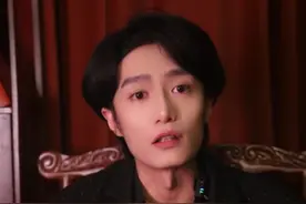 与她同在：携手守护女性安全。 在这个复杂的世界里，真正的对立不是性别之间，而是善与恶的较量。作为男性，我们深知每一位女性的安全与尊严不仅关乎他们自身，更关乎我们的母亲、妻子和女儿。#女性安全#情感共鸣#两性关系#职场 #深夜话题视频封面