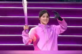 科技带来希望！“00后”运动员徐佳玲用智能仿生手点燃杭州亚残运主火炬。视频封面