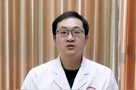 尿常规和24小时尿蛋白定量的区别是什么呢？ 尿常规和24小时尿蛋白定量的区别是什么呢？石医生来告诉你#肾病 #尿常规 #24小时尿蛋白定量视频封面