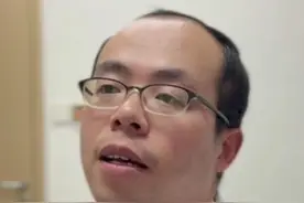 #滑雪摔倒后如何判断是否骨折  正值亚冬会冰雪热，《健康我来说》特邀北京大学第三医院运动医学科副主任医师刘振龙教大家如何判断滑雪摔倒后是否骨折。 #谈谈新知视频封面