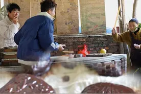用猪血做猪血糕!还得是我妈！ #猪血糕 #治愈系美食 #乡村生活家视频封面