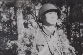 老山插旗照的由来，并不是我们118团攻占老山后拍摄的#永远的118团 #老山精神