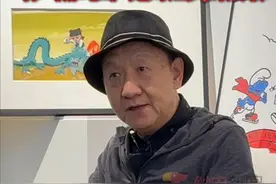饺子导演曾在采访中表示，自己是上海美术电影制片厂的忠实粉丝，《哪吒2》中不少形象都能看得到上美版哪吒的元素。广东省动漫艺术家协会主席金城老师向记者展示了馆中收藏的 上世纪70年代上海美术电影制片厂制作的《哪吒》电影原始手稿和“赛璐珞手绘胶卷”。（广东台记者：周子林 冯家伟）视频封面