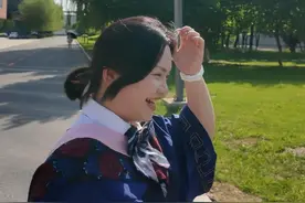 那个曾经让全网心疼的女孩，她，毕业了，但却错过了自己的毕业典礼……（记者：唐铭泽、姜明明）#秀我中国 #毕业