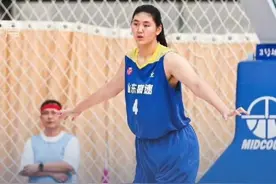 3月19日，山东16岁姑娘张子宇，入选中国U18女篮集训名单，身高2.27米超姚明。#女篮 #山东视频封面