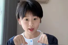 我走进了你的世界，无论长发还是短发，都是我成长的印记， #我走进了你的世界 #谁会不厌其烦的安慰那无知的少年 #一段手势舞展示我的爱 #小谷数学课