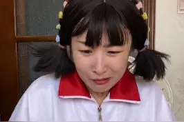 妈妈宅家看着这俩姐妹闹腾应该很开心吧！哈哈哈！#快乐的100种方式 视频封面