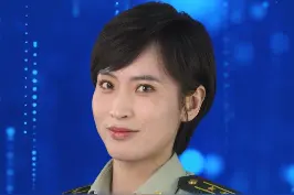 【兵说兵事丨军人父母医疗保障政策解读】一人当兵，全家光荣。随着《军人及军队相关人员医疗待遇保障暂行规定》的正式实施，军人父母的医疗待遇保障也全面落地。那么，军人父母去军队医院就医享有哪些优惠？跨省异地看病又该走什么流程？今天，“兵说兵事”栏目通通为你安排，快戳视频看武警中校警官赵冰晶的解读吧。（作者：王文、赵冰晶、丁首越）视频封面