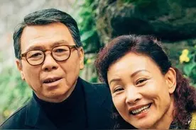 为了追星陈冲成功，冯小刚一秒决定参演《忠犬八公》，“我20岁看陈冲美 就像今天你们看赵丽颖”#北京国际电影节 #冯小刚 #冯小刚说我是陈冲粉丝视频封面