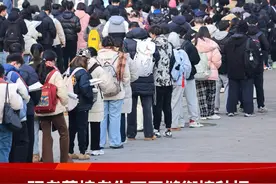全国人大代表吴仁彪建议：研究生考试提前至每年9月视频封面
