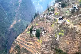 这里的鸡一叫，三个省的人都要起床了。#鸡鸣三省 #航拍下的中国视频封面