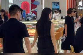 新规来啦 现金买黄金 超10万需上报 “去购买的时候一定要带好身份证”#媒体精选计划 #都市报道视频封面